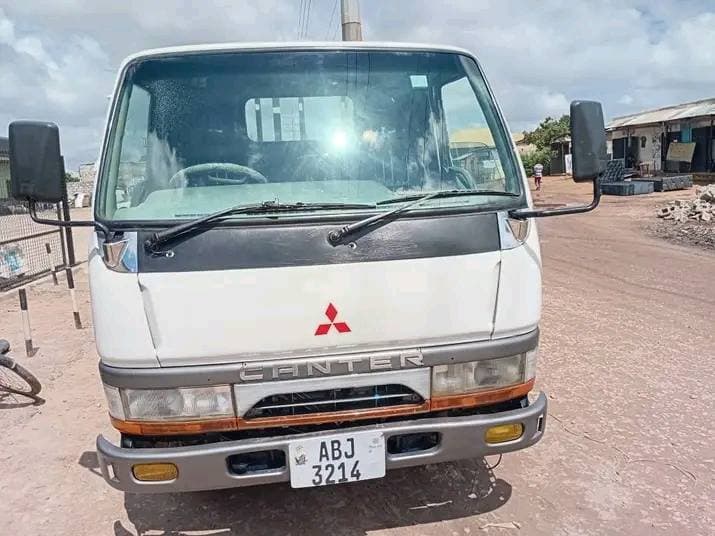MITSUBISHI CANTER