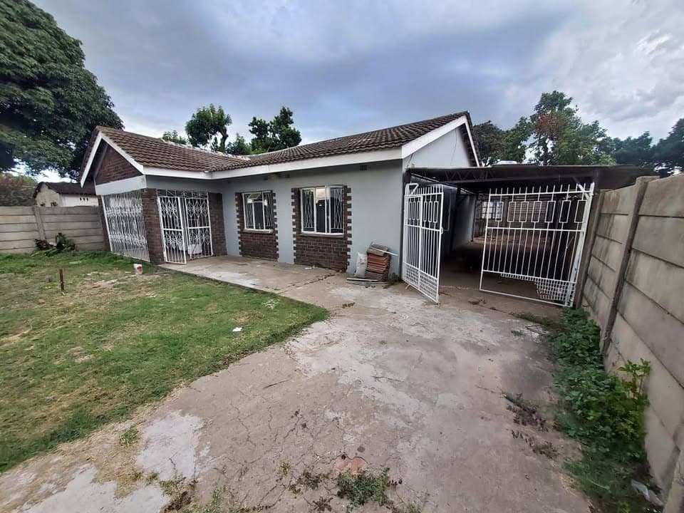 Highfields house to let