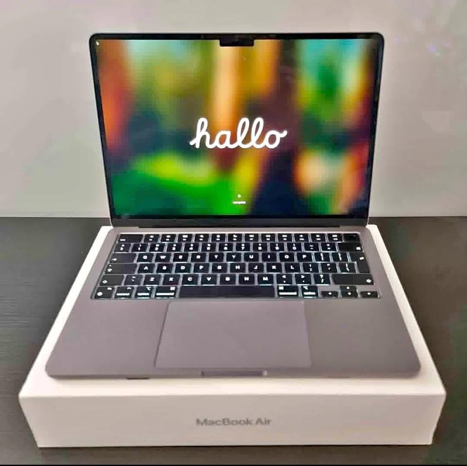 Apple MacBook air 13- inch M2