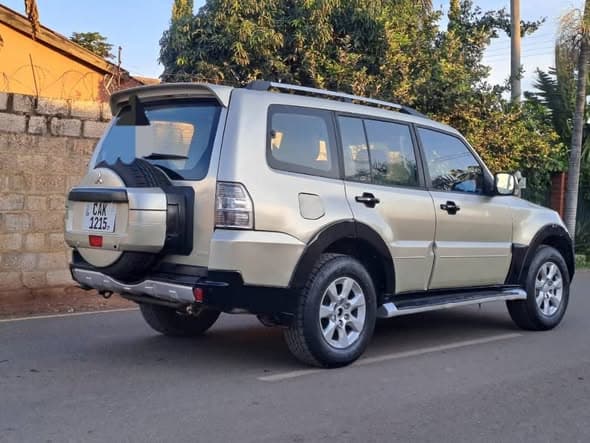Mitsubishi pajero for sale