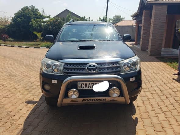 2010 Toyota fortuner