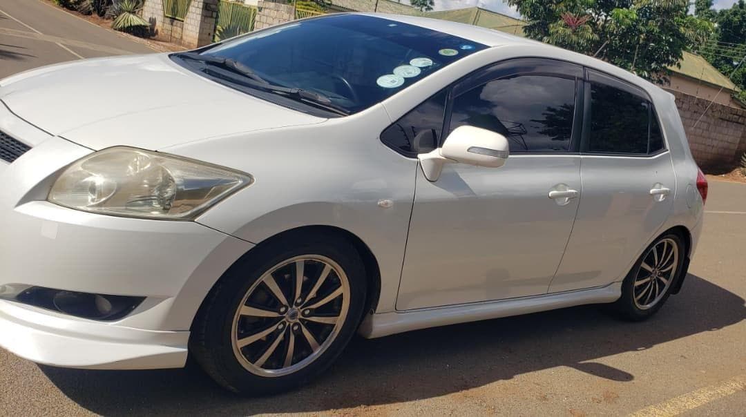 Toyota Auris for sale available call 0977192884