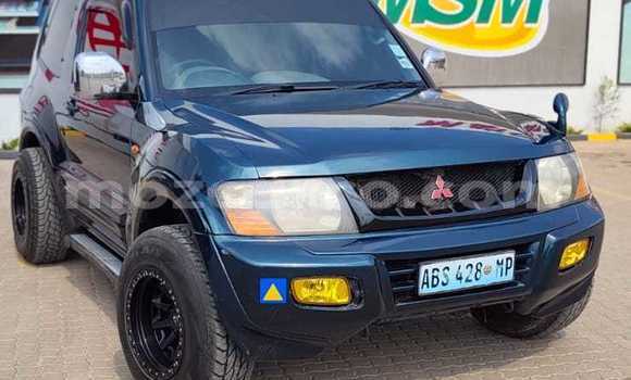 2000 Mitsubishi Pajero