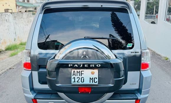 2014 Mitsubishi Pajero